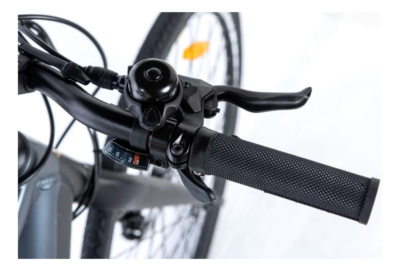 MOMA BIKES E-ROAD PRO 28, FULL SHIMANO, 8 AMOVIBLE DE 36V 5 MOMA BIKES E-ROAD PRO 28, FULL SHIMANO, 8 AMOVIBLE DE 36V – Image 3