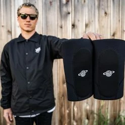 GENOUILLERES SPACE BRACE DENNIS ENARSON -Magasins de vélos électriques bon marché genouilleres space brace dennis enarson 2